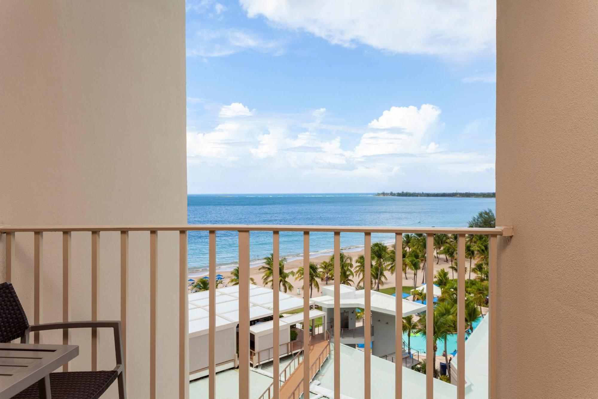 Courtyard By Marriott Isla Verde Beach Resort San Juan Extérieur photo