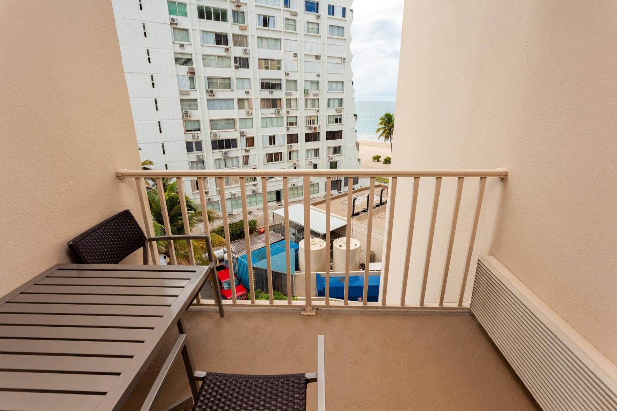 Courtyard By Marriott Isla Verde Beach Resort San Juan Extérieur photo
