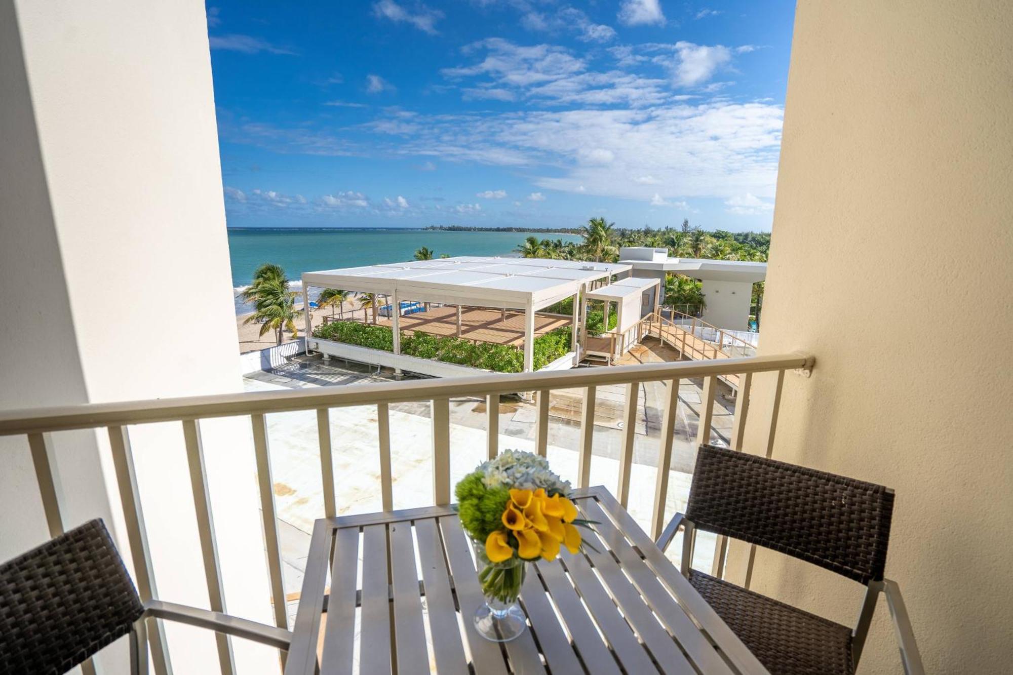 Courtyard By Marriott Isla Verde Beach Resort San Juan Extérieur photo