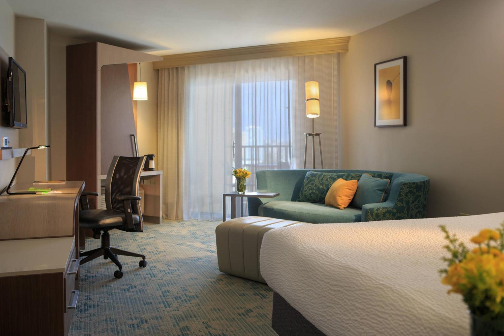 Courtyard By Marriott Isla Verde Beach Resort San Juan Extérieur photo