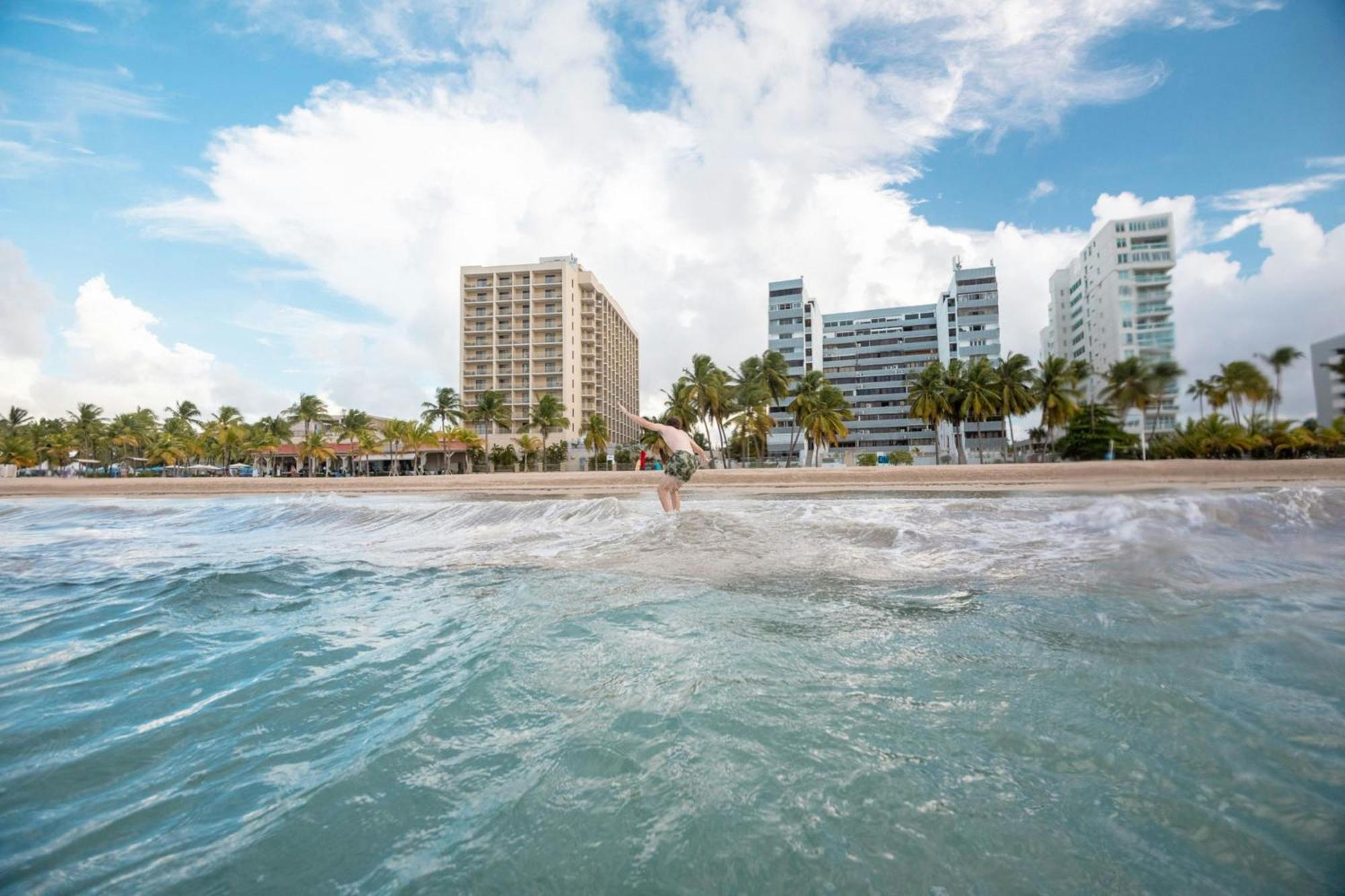 Courtyard By Marriott Isla Verde Beach Resort San Juan Extérieur photo