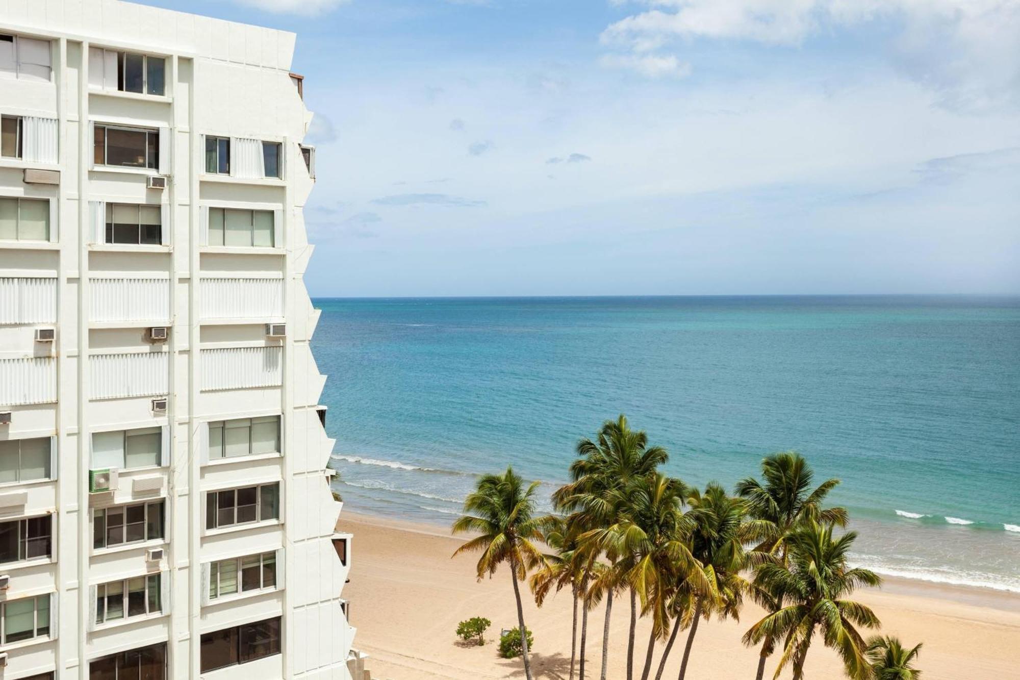 Courtyard By Marriott Isla Verde Beach Resort San Juan Extérieur photo