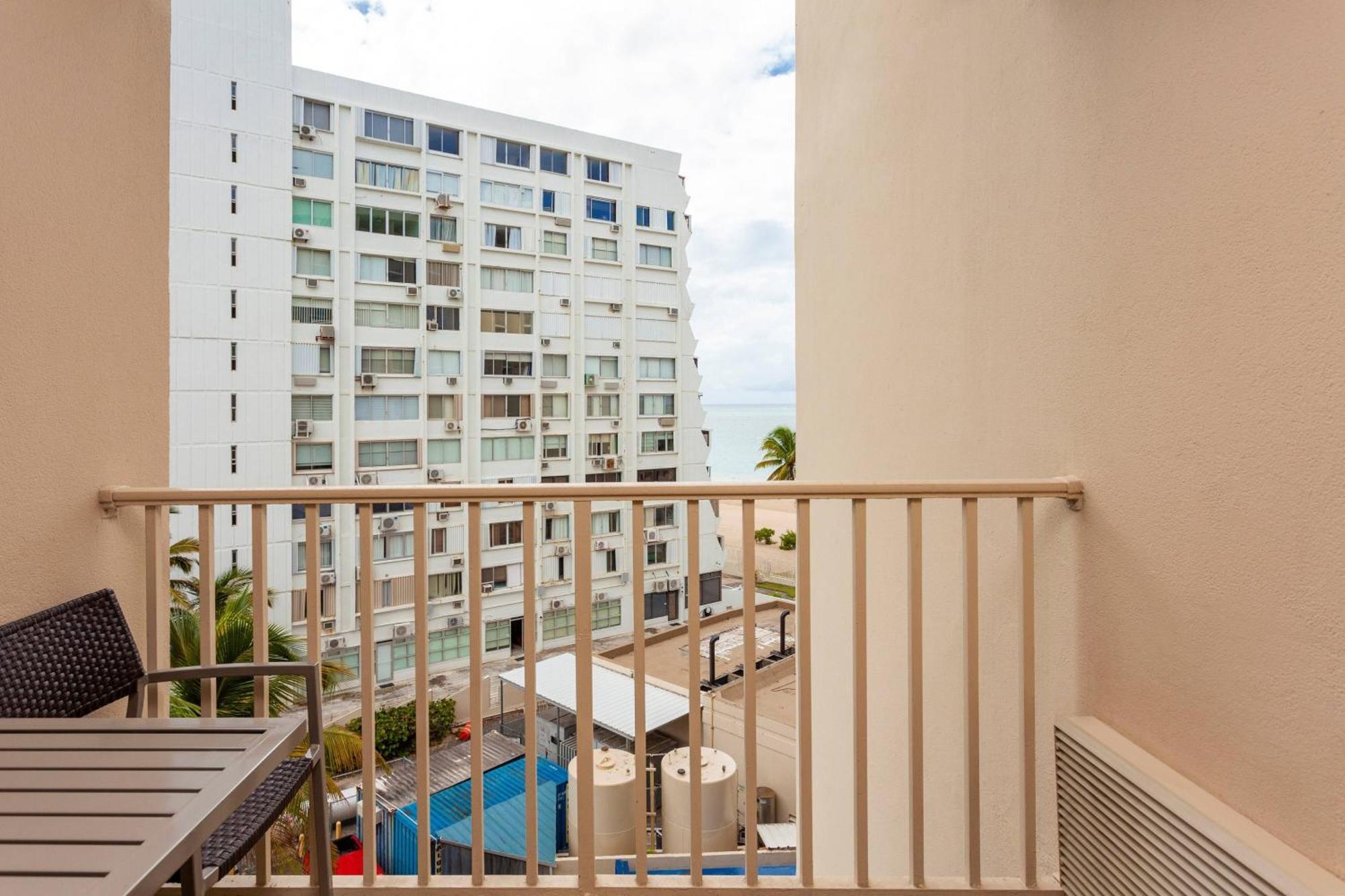 Courtyard By Marriott Isla Verde Beach Resort San Juan Extérieur photo